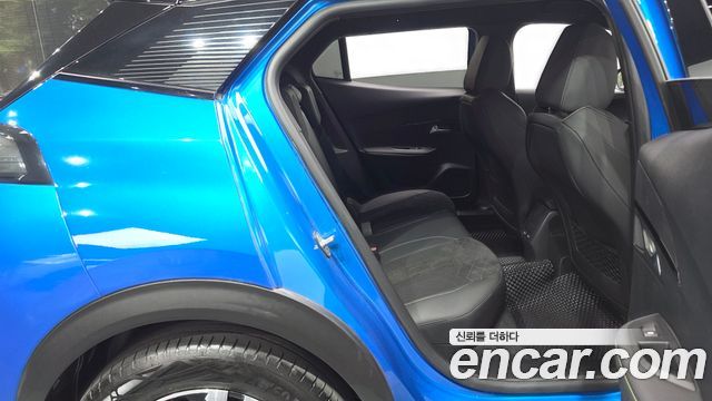 Peugeot e-2008 (II) EV GT 2023 — фото 15