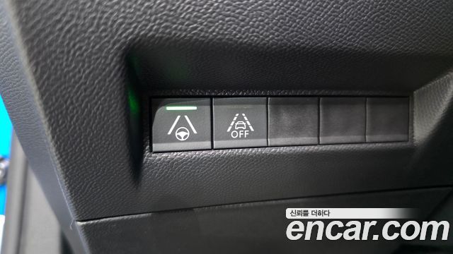Peugeot e-2008 (II) EV GT 2023 — фото 38