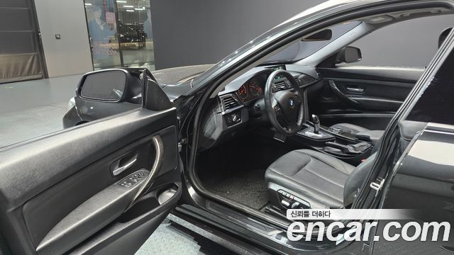 BMW 3 Series GT (F34) GT 320d xDrive 2016 — фото 10