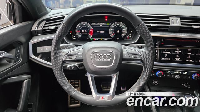 Audi Q3 (F3) 35 TDI Quattro Premium Sportback 2022 — фото 17
