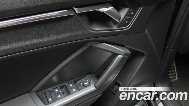 Audi Q3 (F3) 35 TDI Quattro Premium Sportback 2022 — фото 24
