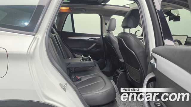 BMW X1 (F48) xDrive 18d Joy 2019 — фото 19