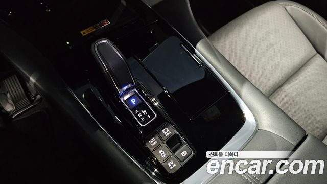 Toyota Alphard (IV) 2.5 HEV Executive AWD 2025 — фото 9