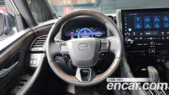 Toyota Alphard (IV) 2.5 HEV Executive AWD 2025 — фото 17