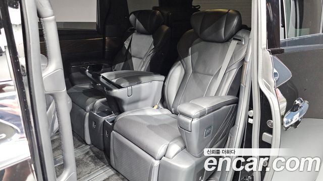 Toyota Alphard (IV) 2.5 HEV Executive AWD 2025 — фото 32