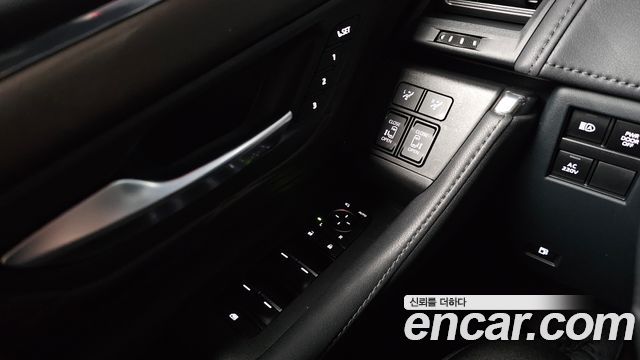 Toyota Alphard (IV) 2.5 HEV Executive AWD 2025 — фото 40