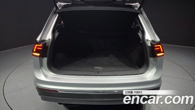 Volkswagen Tiguan (II) 2.0 TDI 4Motion Prestige 2018 — фото 20