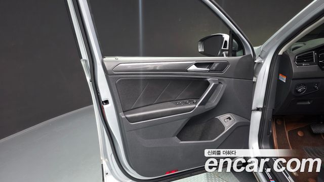 Volkswagen Tiguan (II) 2.0 TDI 4Motion Prestige 2018 — фото 24