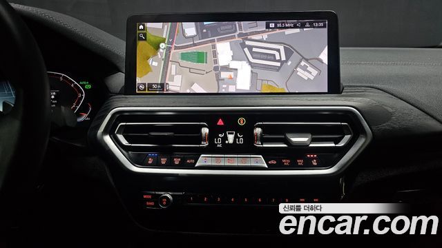 BMW X4 (G02) xDrive20i xLine 2025 — фото 15