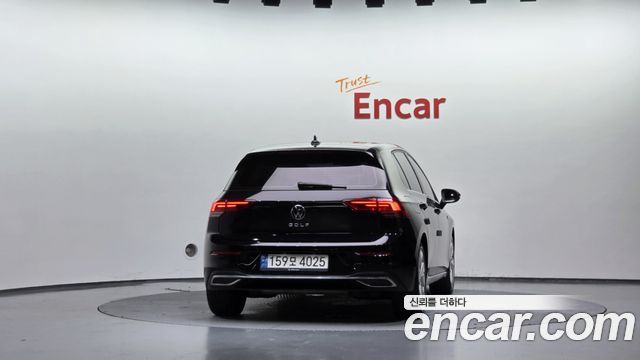 Volkswagen Golf (VIII) 2.0 TDI Premium 2022 — фото 4
