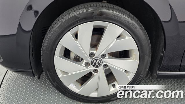 Volkswagen Golf (VIII) 2.0 TDI Premium 2022 — фото 5