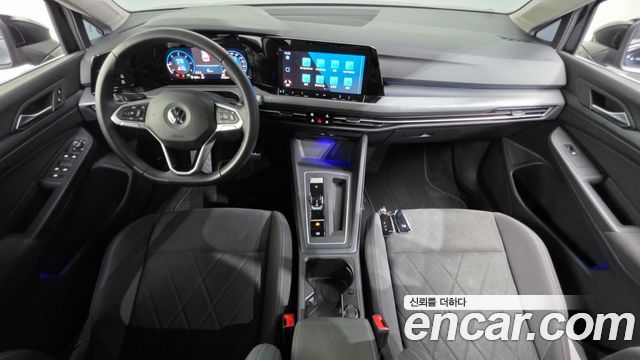 Volkswagen Golf (VIII) 2.0 TDI Premium 2022 — фото 7