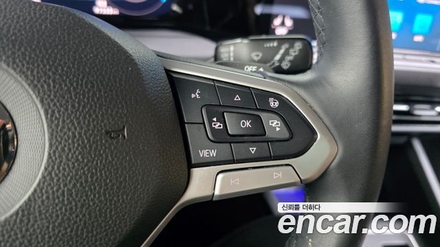 Volkswagen Golf (VIII) 2.0 TDI Premium 2022 — фото 30