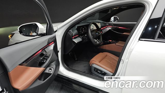 BMW 5 Series (G60) 530i xDrive M Sport Pro Special Edition 2026 — фото 10
