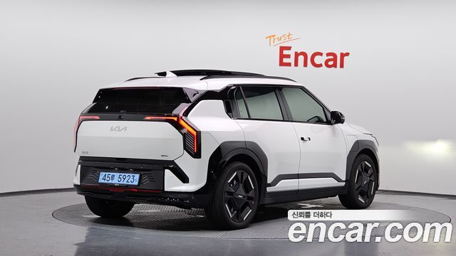 Kia EV3 Long Range 4WD GT Line 2027 — фото 2