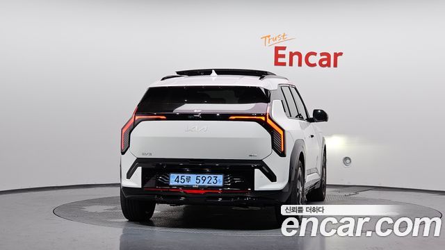 Kia EV3 Long Range 4WD GT Line 2027 — фото 4