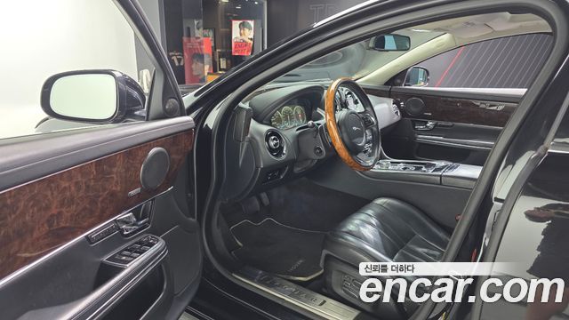 Jaguar XJ 3.0D Premium Luxury LWB X351 2013 — фото 10