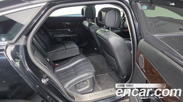 Jaguar XJ 3.0D Premium Luxury LWB X351 2013 — фото 12