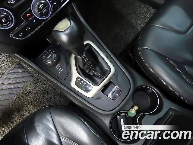 Jeep Cherokee (KL) 2.0 Diesel Longitude AWD 2015 — фото 10