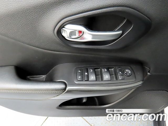 Jeep Cherokee (KL) 2.0 Diesel Longitude AWD 2015 — фото 15
