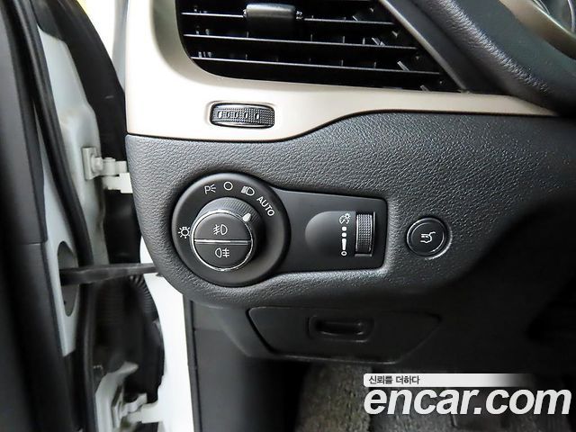 Jeep Cherokee (KL) 2.0 Diesel Longitude AWD 2015 — фото 16