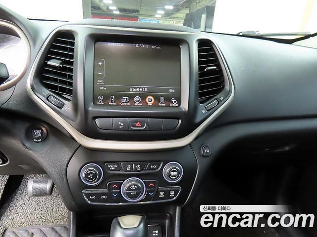 Jeep Cherokee (KL) 2.0 Diesel Longitude AWD 2015 — фото 17