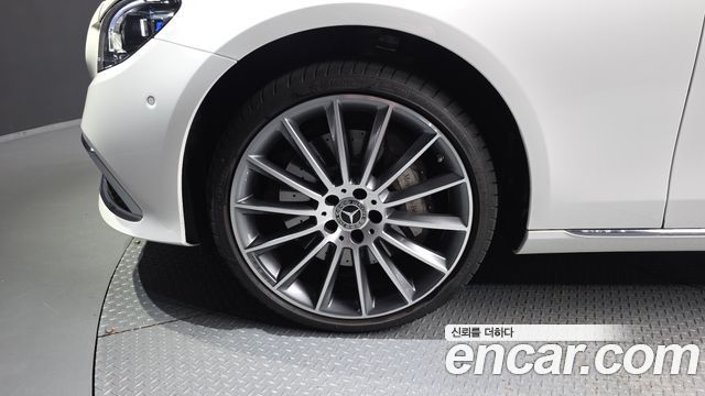 Mercedes-Benz E-Class (W213) E450 4MATIC Exclusive 2023 — фото 5