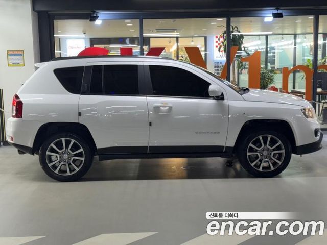 Jeep Compass 2.4 Limited 1st 2017 — фото 3