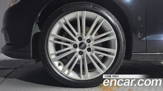 Audi A3 40 TFSI 8V 2018 — фото 5