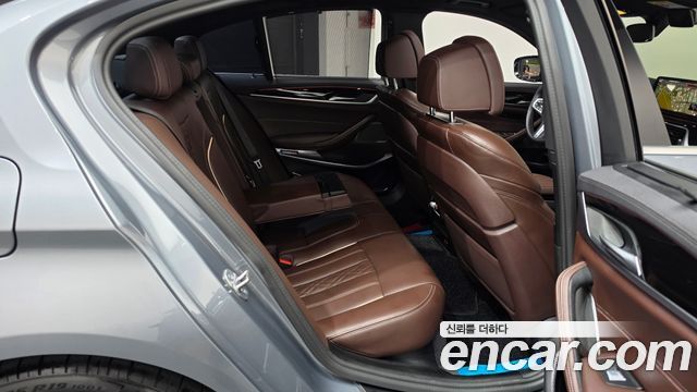 BMW 5 Series (G30) 530i xDrive M Sport Package 2023 — фото 15