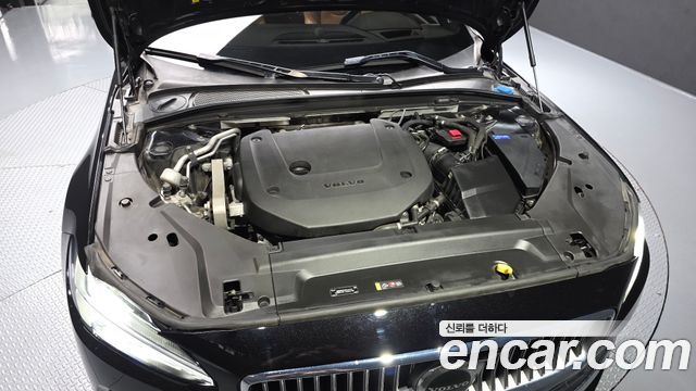 Volvo S90 B6 AWD Ultimate Bright 2023 — фото 6
