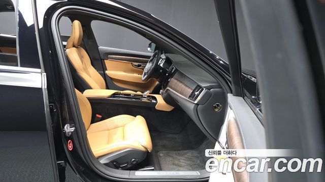 Volvo S90 B6 AWD Ultimate Bright 2023 — фото 11