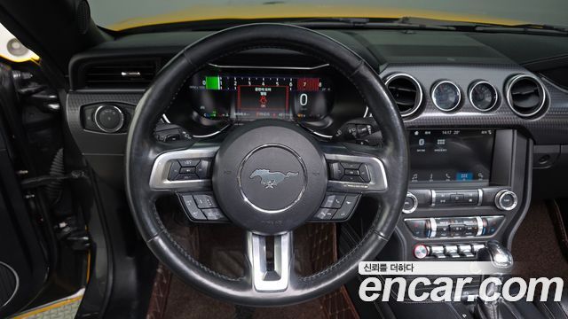 Ford Mustang Convertible 2019 — фото 13