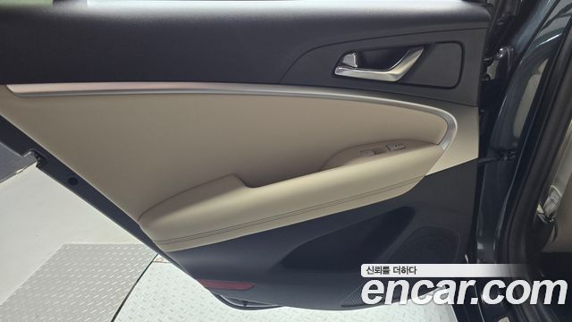 Genesis G70 Shooting Brake Gasoline 2.5T 4WD 2025 — фото 31