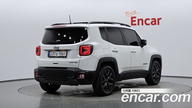 Jeep Renegade 1.3 Limited 2023 — фото 2