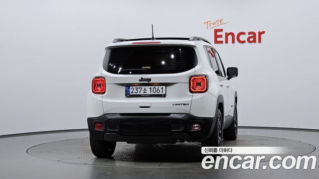 Jeep Renegade 1.3 Limited 2023 — фото 4