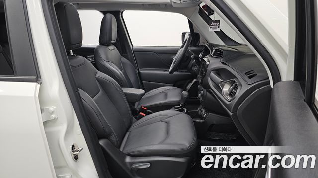 Jeep Renegade 1.3 Limited 2023 — фото 11