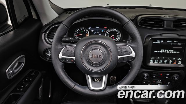 Jeep Renegade 1.3 Limited 2023 — фото 13