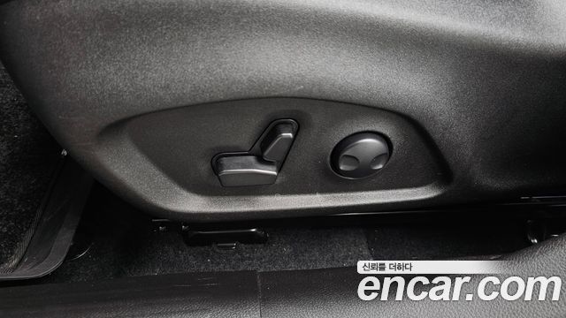 Jeep Renegade 1.3 Limited 2023 — фото 29