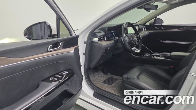 Kia K5 (III) 2.0 Noblesse 2023 — фото 15