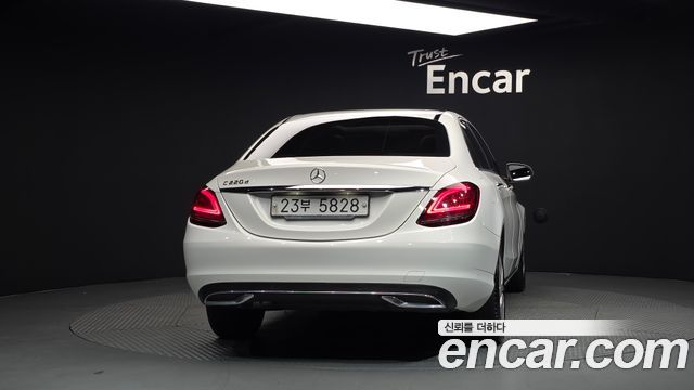 Mercedes-Benz C-Class (W205) C220 d Avantgarde 2019 — фото 4