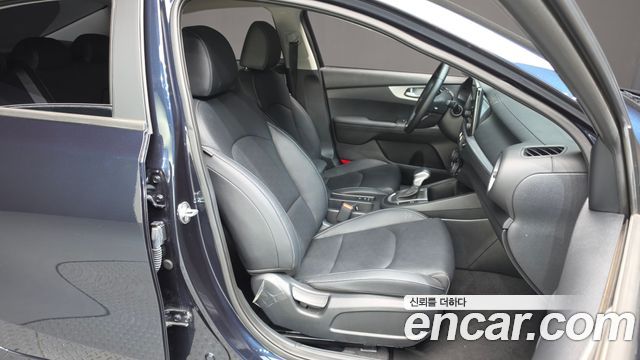Kia K3 (II) 1.6 Prestige 2022 — фото 12