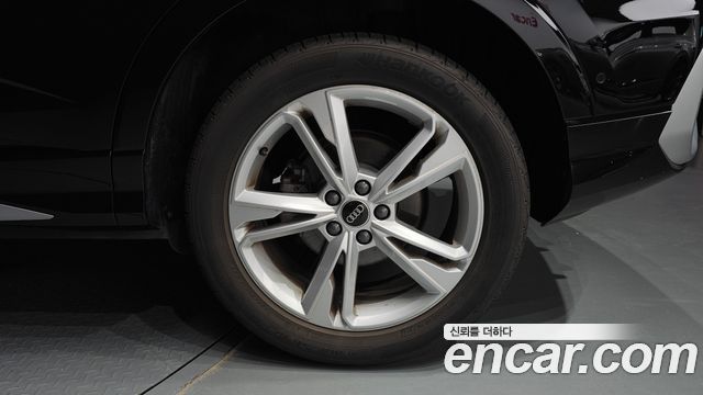 Audi Q3 (F3) 35 TDI Premium Sportback 2022 — фото 21