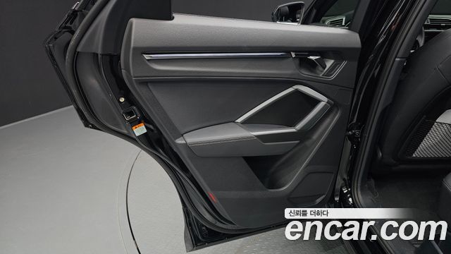 Audi Q3 (F3) 35 TDI Premium Sportback 2022 — фото 25