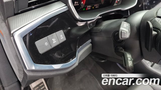 Audi Q3 (F3) 35 TDI Premium Sportback 2022 — фото 28