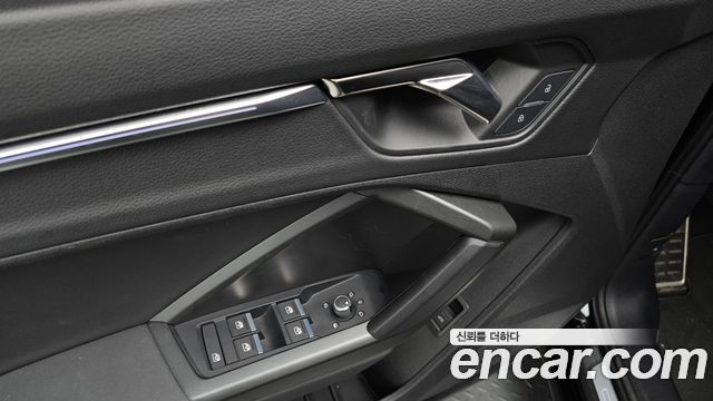 Audi Q3 (F3) 35 TDI Premium Sportback 2022 — фото 32