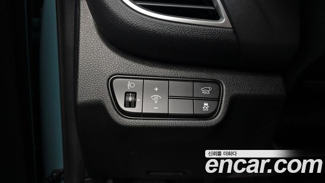 Kia Seltos Gasoline 1.6 Turbo 2WD Gravity 2023 — фото 17