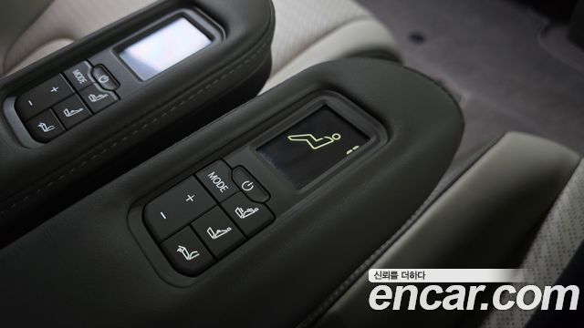 Kia Carnival (IV) Gasoline 7-Seater Hi Limousine Signature 2025 — фото 28
