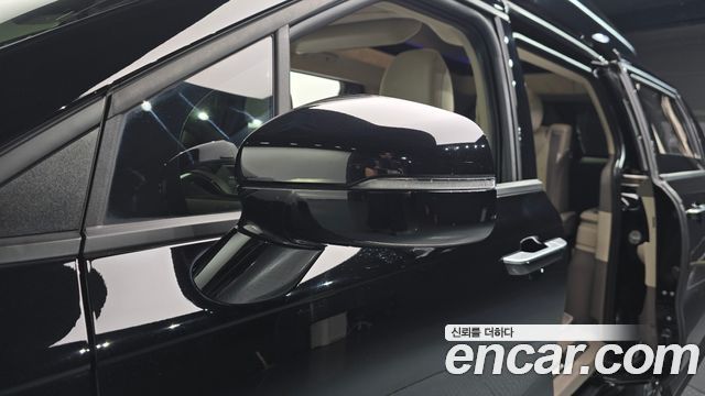 Kia Carnival (IV) Gasoline 7-Seater Hi Limousine Signature 2025 — фото 31