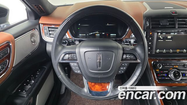 Lincoln Continental (X) 3.0 Presidential AWD 2018 — фото 13